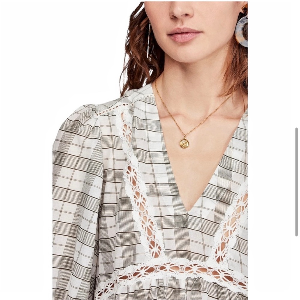 Free People Tunic with dropped peplum waist
3/4 length sleeves - Picture 3 of 10